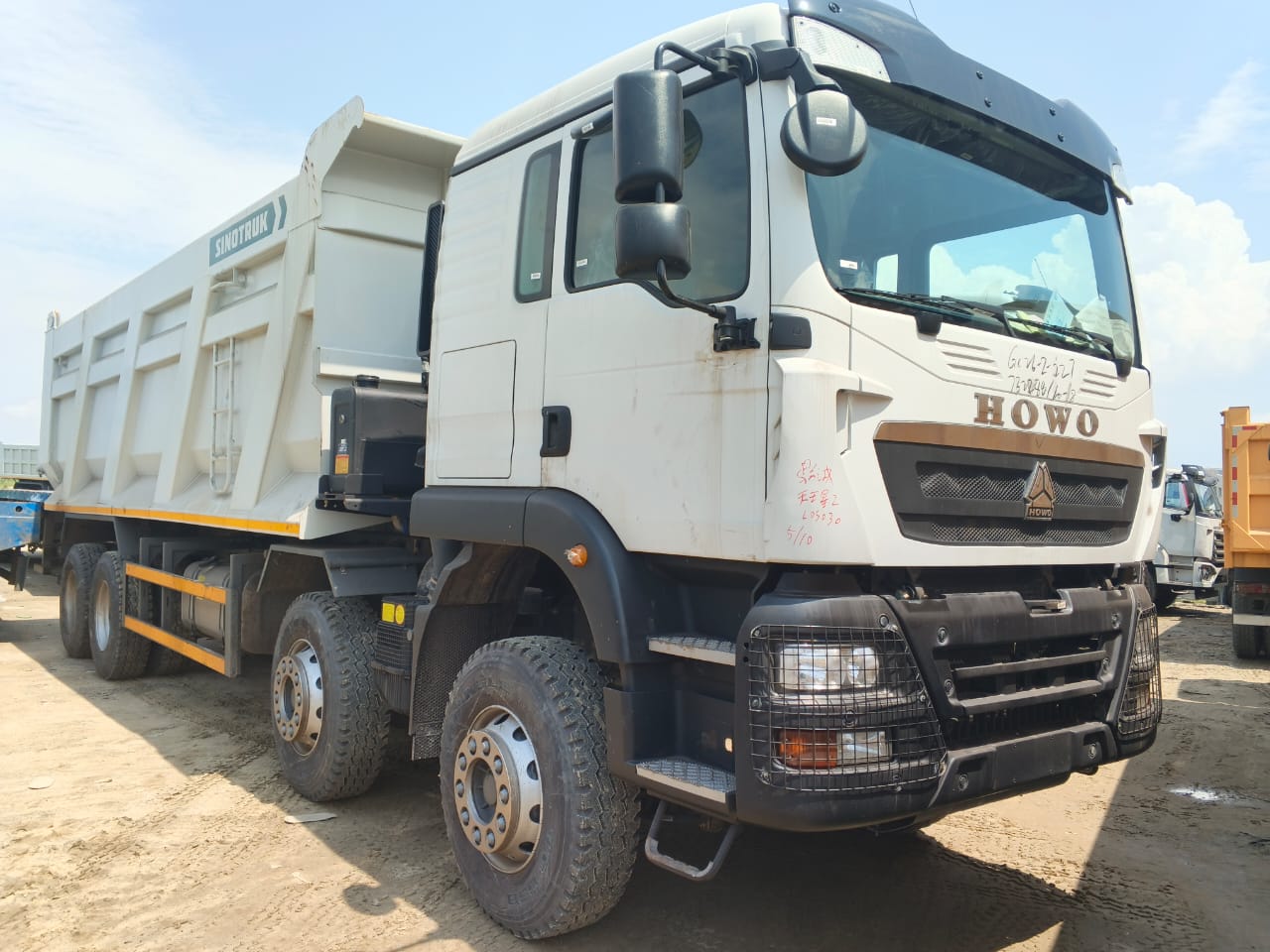 Dump truck