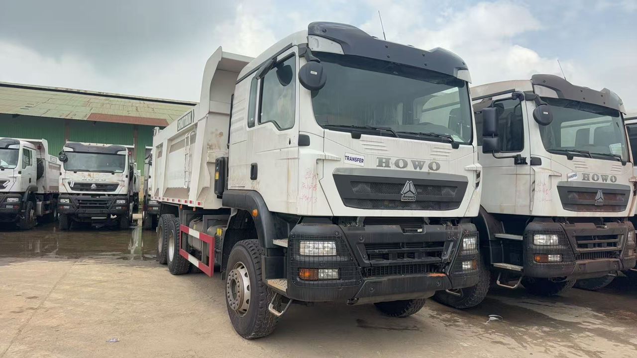 Howo tipper 6x4 10 tires